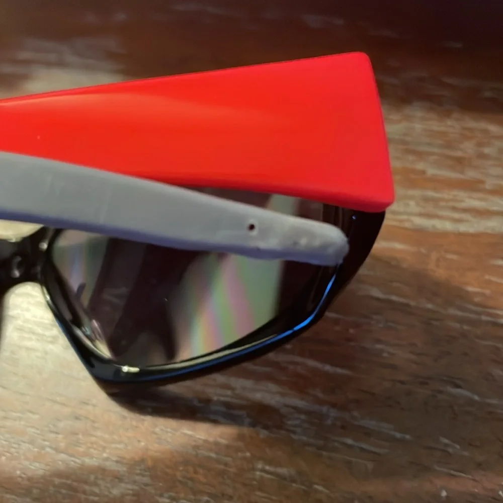 Oshkosh b’gosh LEA58974/24020 red black and gray kids sunglasses